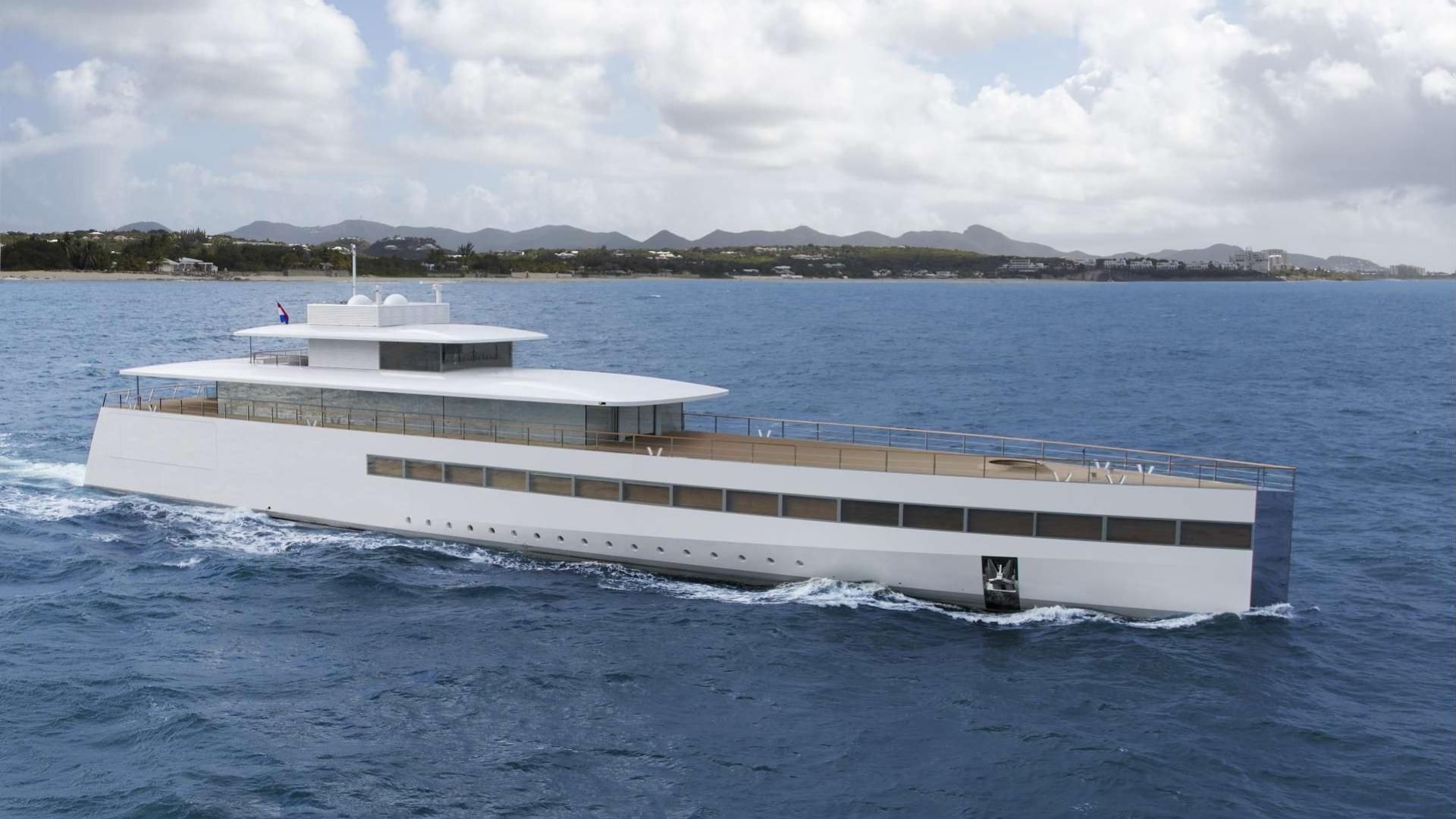 Steve Jobs and Lady Moura yachts collide near Naples